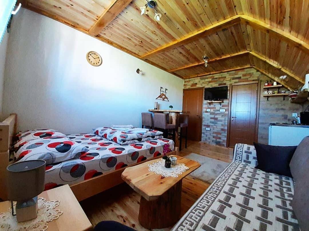 Durmitorski Konaci * Zabljak (Zabljak)